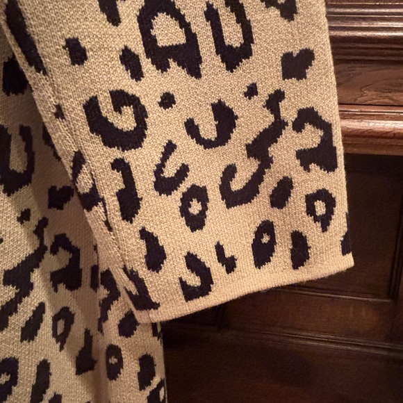 NWT” WOW!!!- KASPER ANIMAL PRINT SWEATER COAT- BRAND NEE!! - Picture 3 of 13
